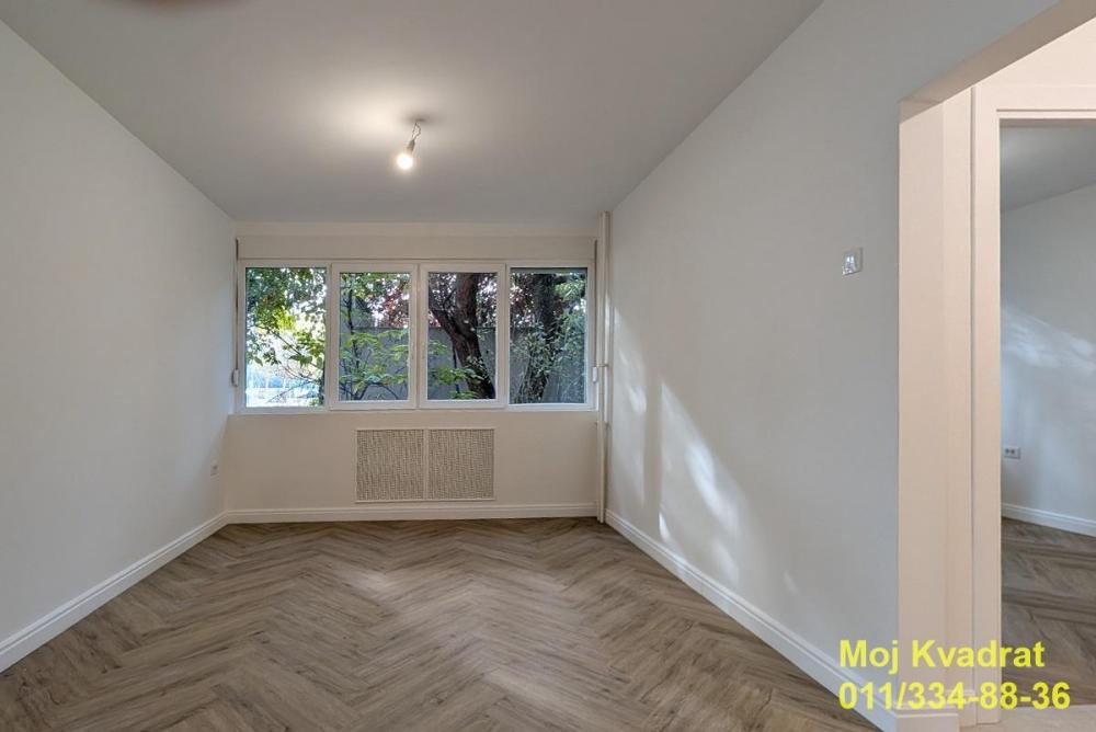 Stan na prodaju u Beogradu, Novi Beograd blok 11 (Hotel Jugoslavija), dvoiposoban, 60m2, cena 275000 evra