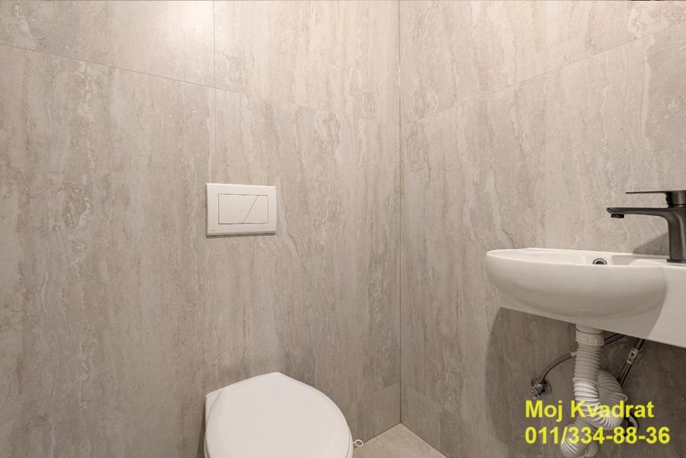 Stan na prodaju u Beogradu, Novi Beograd blok 11 (Hotel Jugoslavija), dvoiposoban, 60m2, cena 275000 evra