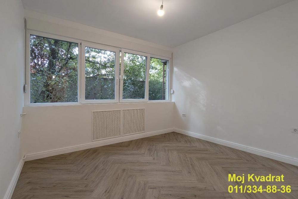 Stan na prodaju u Beogradu, Novi Beograd blok 11 (Hotel Jugoslavija), dvoiposoban, 60m2, cena 275000 evra