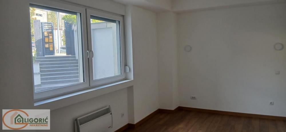 Stan na prodaju u Beogradu, Dedinje, cetvorosoban, 195m2, cena 695000 evra