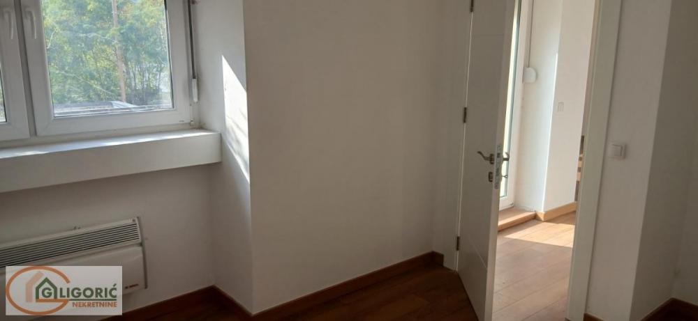 Stan na prodaju u Beogradu, Dedinje, cetvorosoban, 195m2, cena 695000 evra