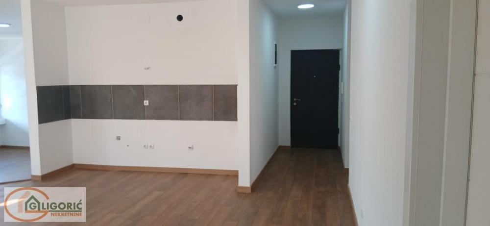 Stan na prodaju u Beogradu, Dedinje, cetvorosoban, 195m2, cena 695000 evra