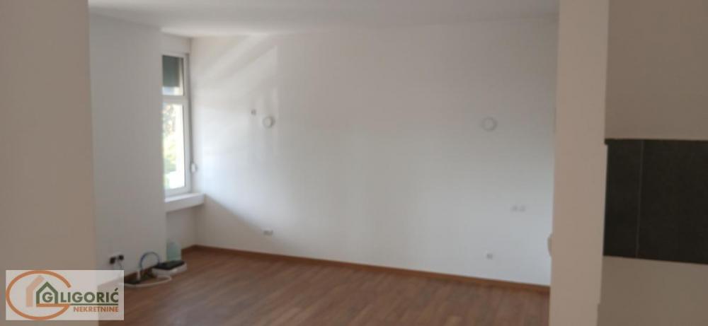 Stan na prodaju u Beogradu, Dedinje, cetvorosoban, 195m2, cena 695000 evra