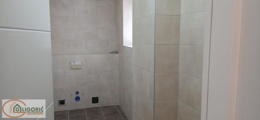 Stan na prodaju u Beogradu, Dedinje, cetvorosoban, 195m2, cena 695000 evra