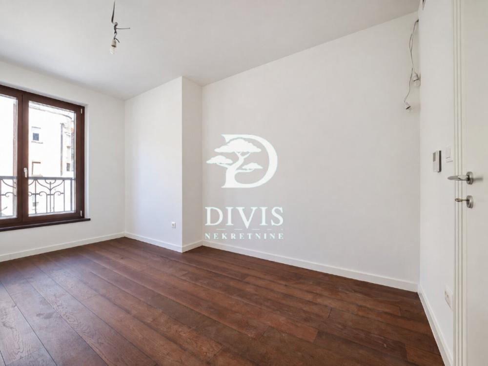 Stan na prodaju u Beogradu, Krunski venac, trosoban, 130m2, cena 715000 evra