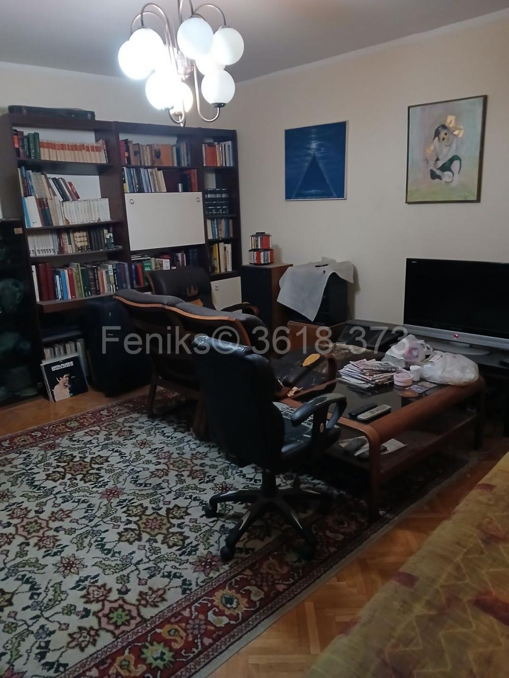 Stan na prodaju u Beogradu, Cvetkova pijaca, troiposoban, 89m2, cena 330000 evra