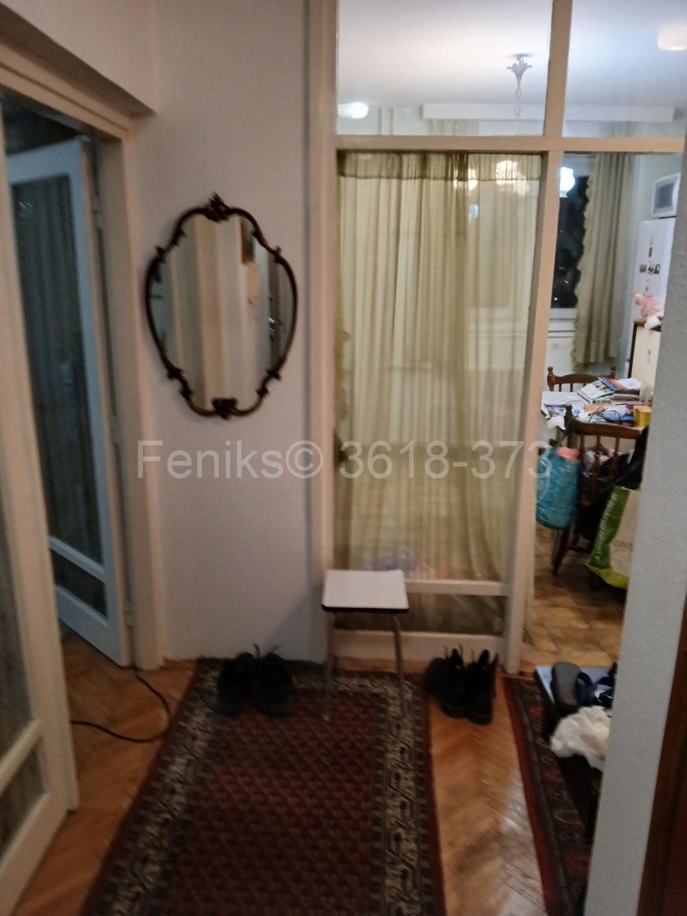 Stan na prodaju u Beogradu, Cvetkova pijaca, troiposoban, 89m2, cena 330000 evra