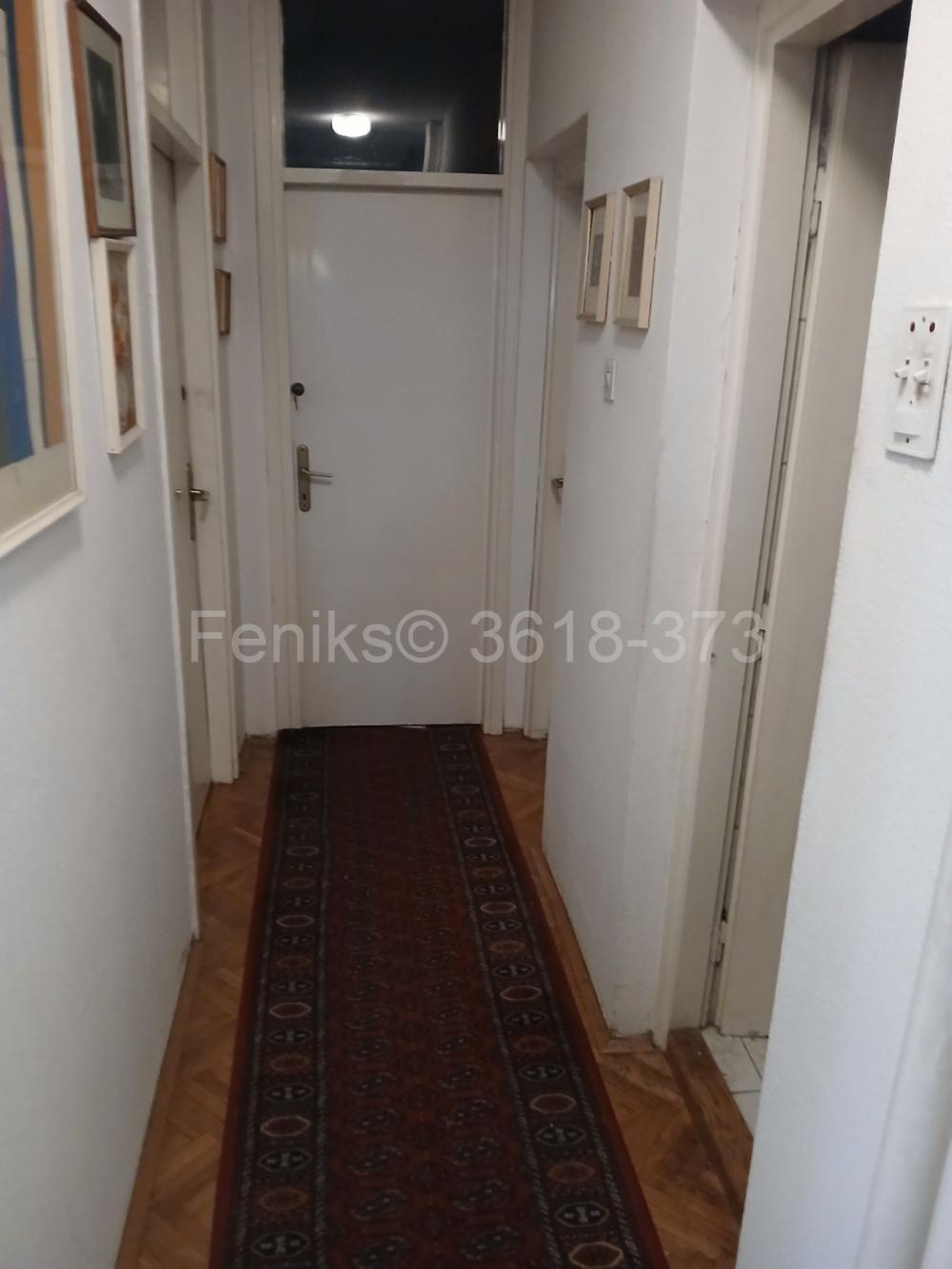 Stan na prodaju u Beogradu, Cvetkova pijaca, troiposoban, 89m2, cena 330000 evra