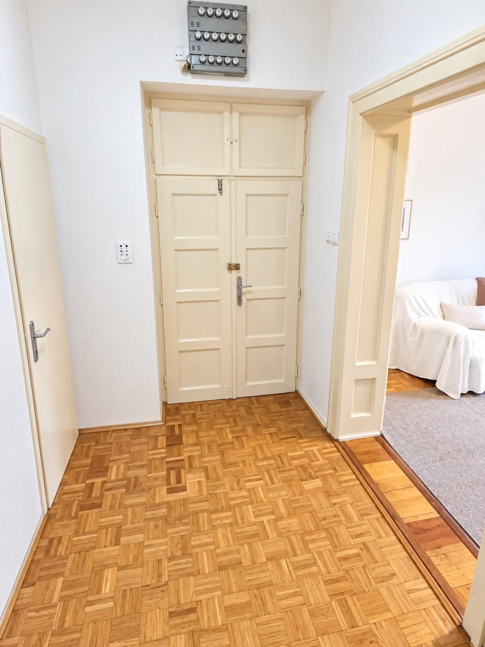 Stan na prodaju u Beogradu, Čubura, dvosoban, 33m2, cena 165000 evra