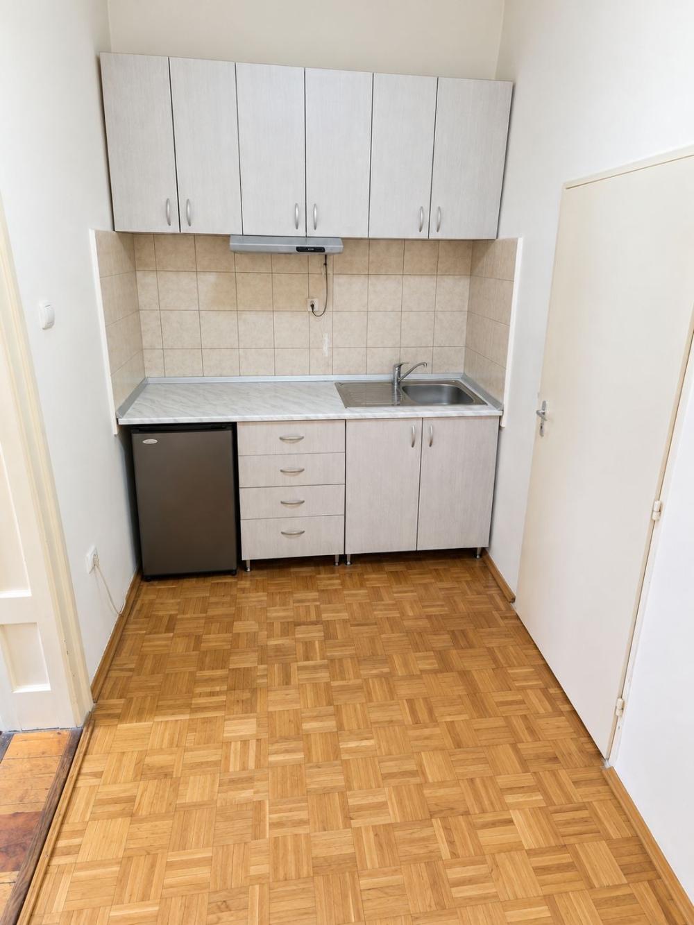 Stan na prodaju u Beogradu, Čubura, dvosoban, 33m2, cena 165000 evra