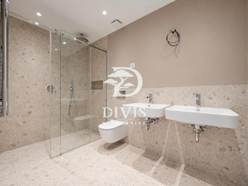 Stan na prodaju u Beogradu, Novi Beograd blok 65, trosoban, 170m2, cena 790000 evra