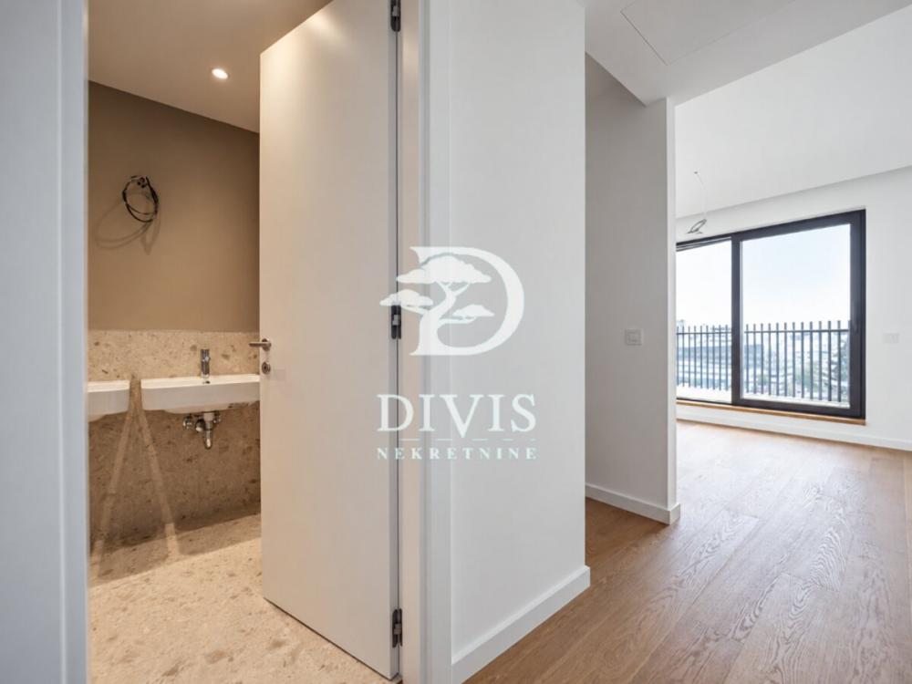 Stan na prodaju u Beogradu, Novi Beograd blok 65, trosoban, 170m2, cena 790000 evra