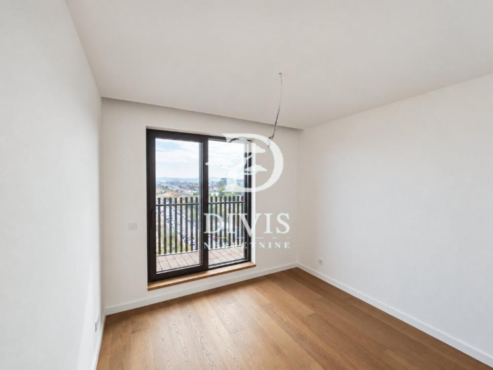 Stan na prodaju u Beogradu, Novi Beograd blok 65, trosoban, 170m2, cena 790000 evra