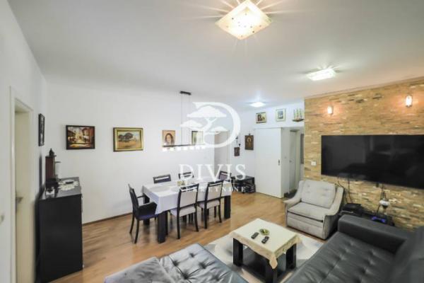 Stan na prodaju u Beogradu, Đeram pijaca, trosoban, 85m2, cena 389000 evra