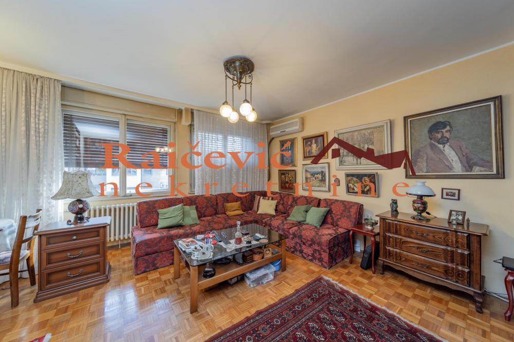 Stan na prodaju u Beogradu, Vračar, troiposoban, 97m2, cena 329000 evra