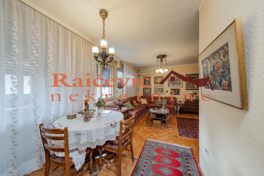 Stan na prodaju u Beogradu, Vračar, troiposoban, 97m2, cena 329000 evra