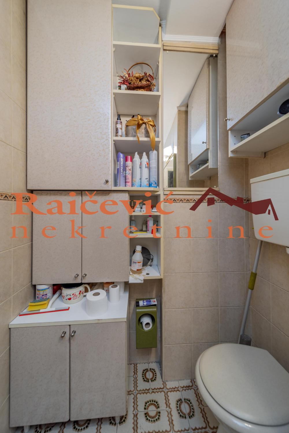 Stan na prodaju u Beogradu, Vračar, troiposoban, 97m2, cena 329000 evra
