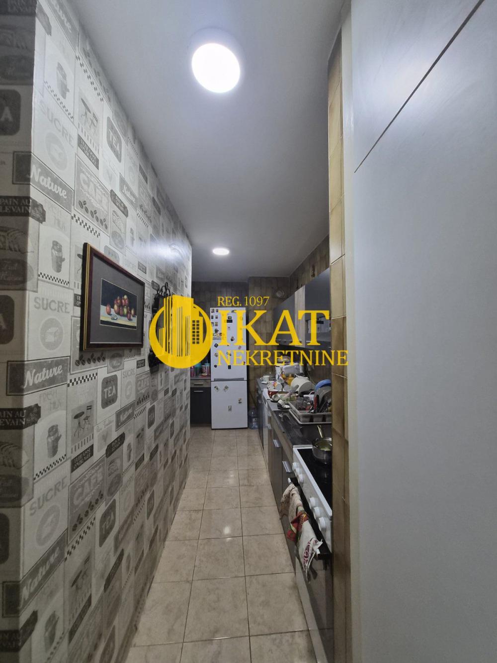 Stan na prodaju u Beogradu, Voždovac, troiposoban, 80m2, cena 273000 evra