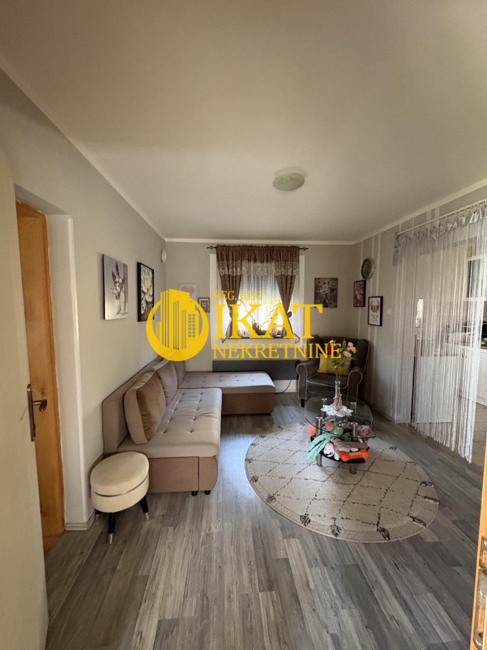 Stan na prodaju u Beogradu, Voždovac, troiposoban, 80m2, cena 273000 evra