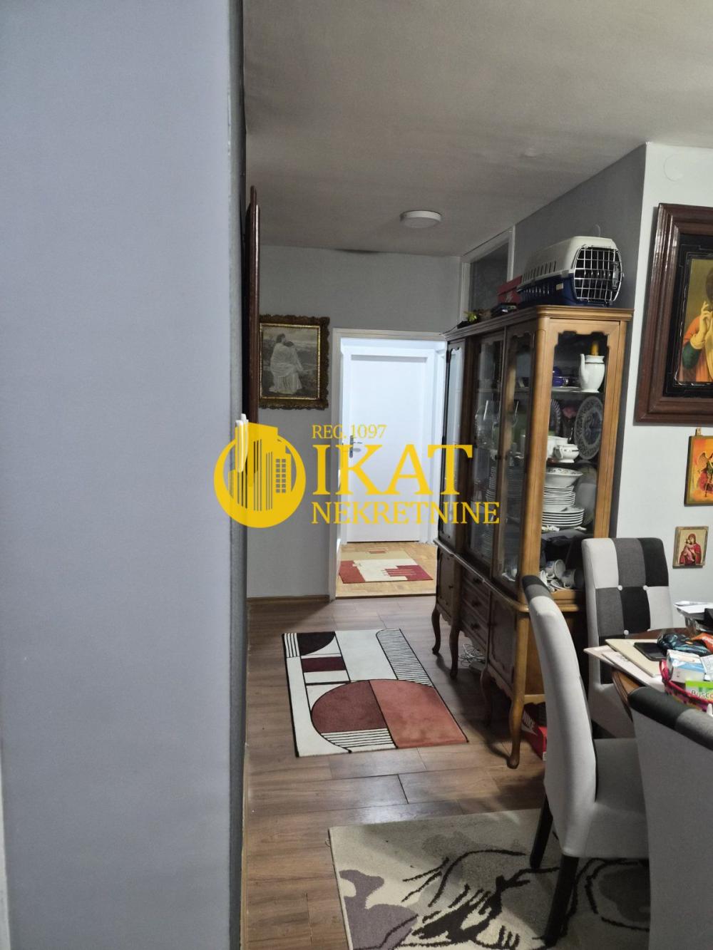 Stan na prodaju u Beogradu, Voždovac, troiposoban, 80m2, cena 273000 evra