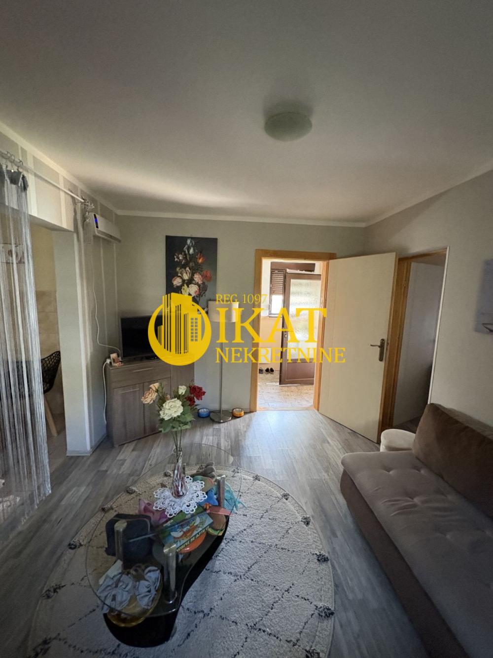 Stan na prodaju u Beogradu, Voždovac, troiposoban, 80m2, cena 273000 evra