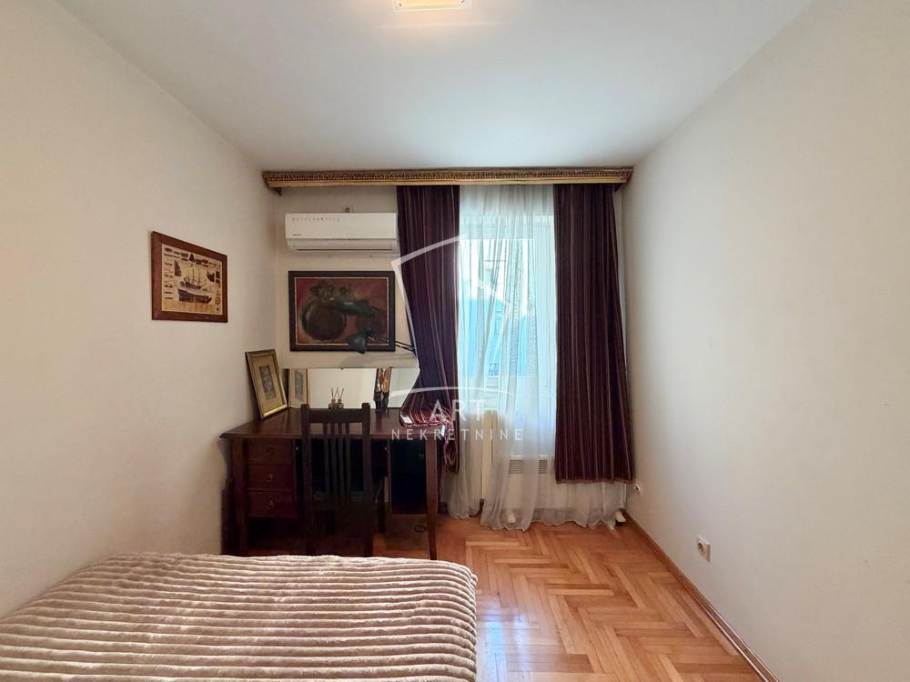 Stan na prodaju u Beogradu, Savski venac, dvosoban, 42m2, cena 197000 evra