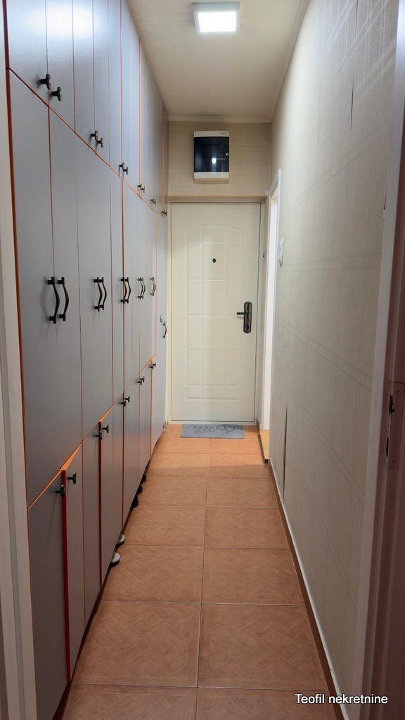 Stan na prodaju u Beogradu, Kanarevo brdo, dvoiposoban, 61m2, cena 179950 evra