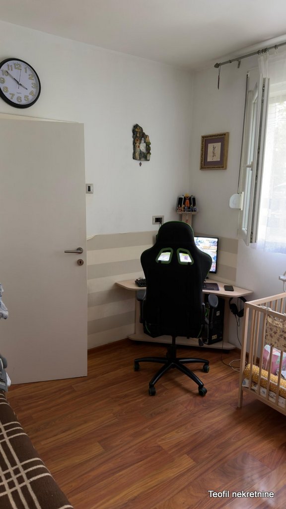 Stan na prodaju u Beogradu, Kanarevo brdo, dvoiposoban, 61m2, cena 179950 evra