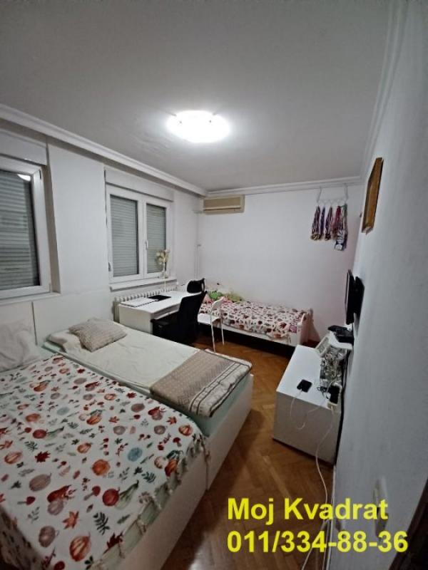 Stan na prodaju u Beogradu, Cerak, trosoban, 87m2, cena 299000 evra