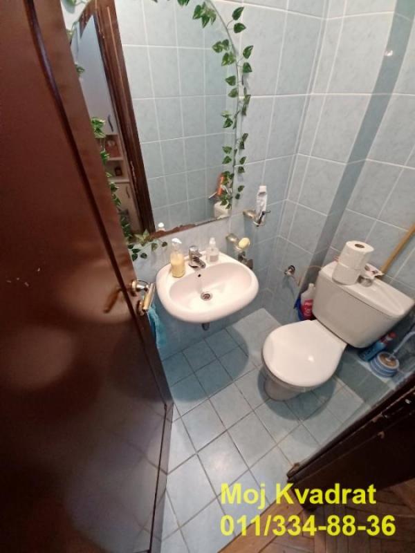Stan na prodaju u Beogradu, Cerak, trosoban, 87m2, cena 299000 evra