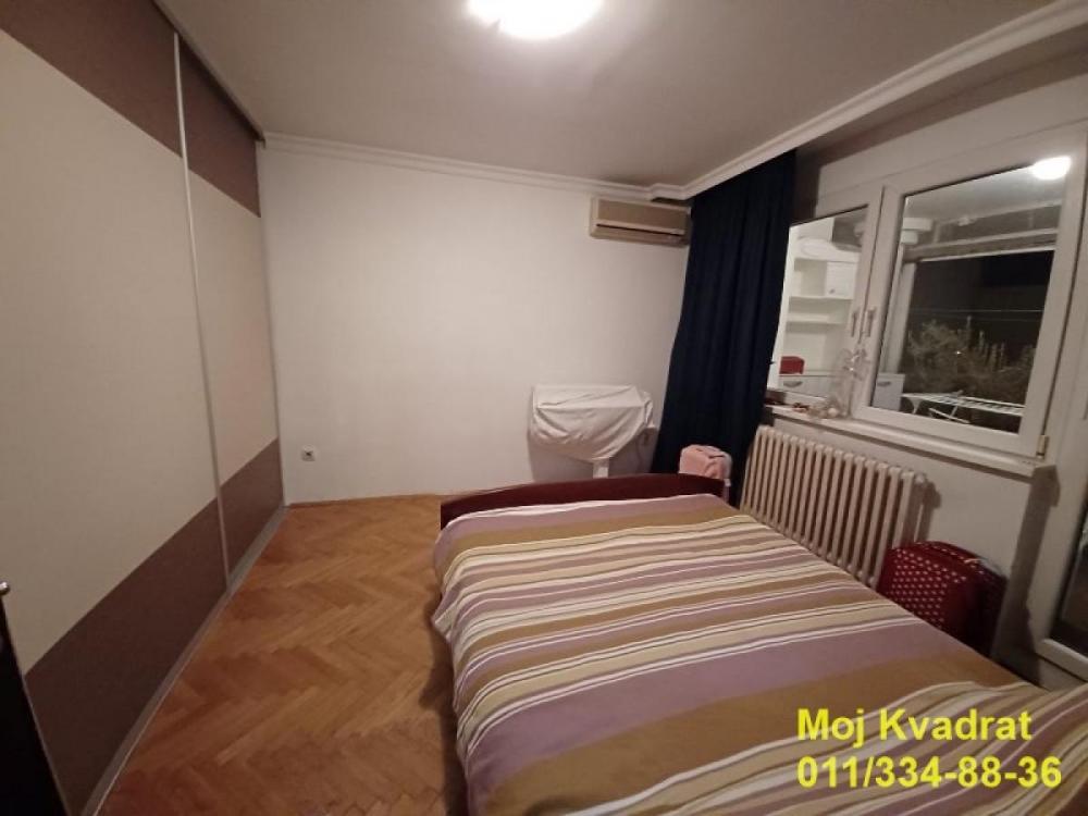 Stan na prodaju u Beogradu, Cerak, trosoban, 87m2, cena 299000 evra