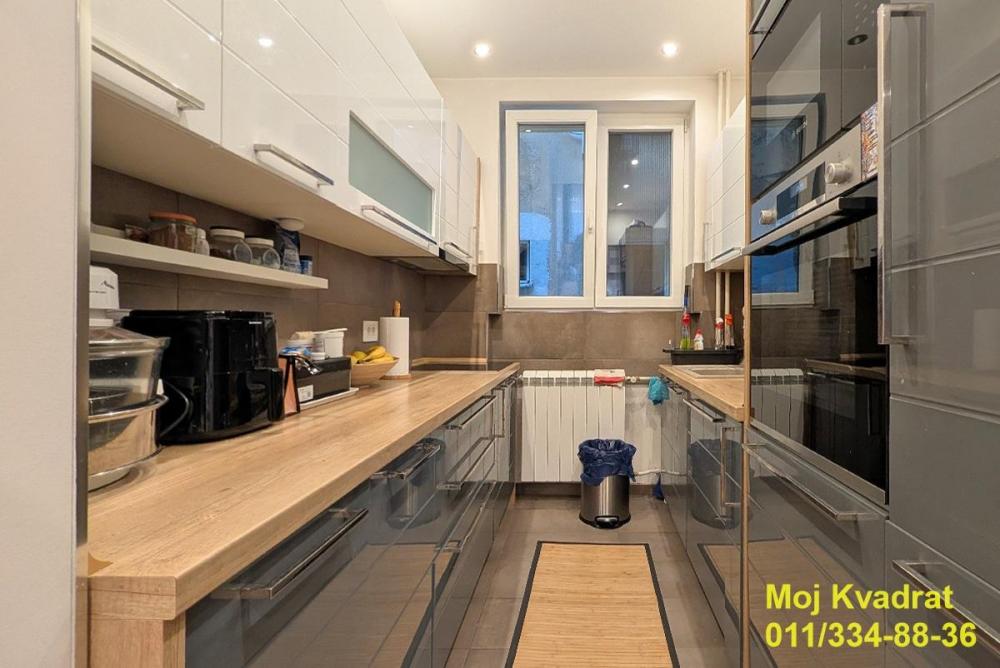 Stan na prodaju u Beogradu, Cvetni trg, trosoban, 96m2, cena 520000 evra