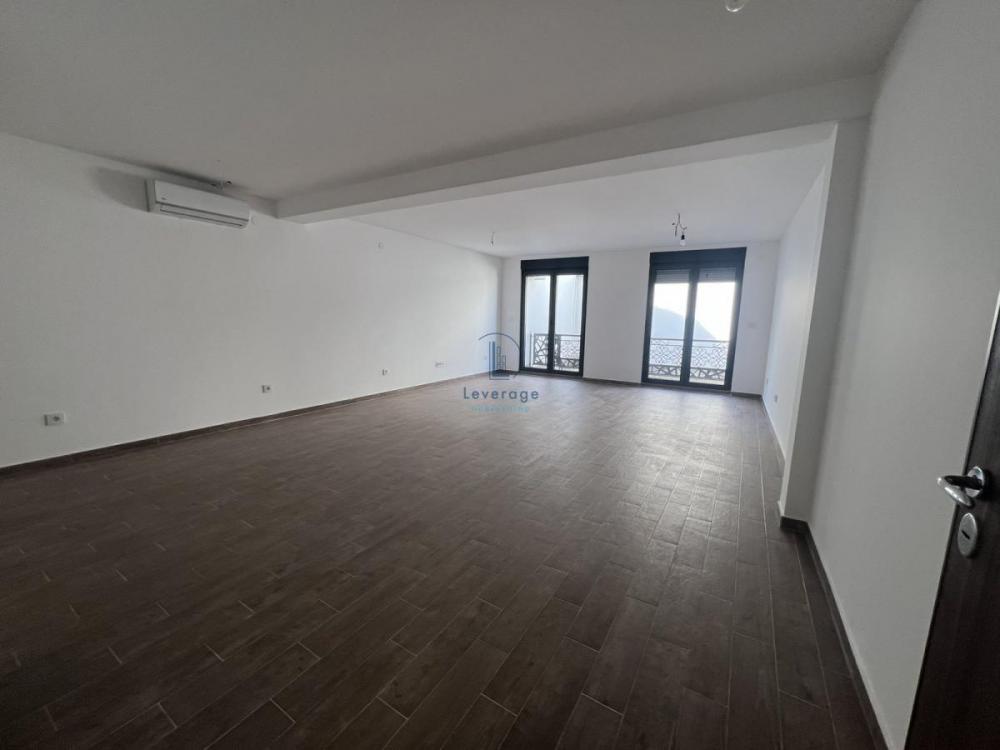 Stan na prodaju u Beogradu, Zemun, jednosoban, 49m2, cena 153853 evra