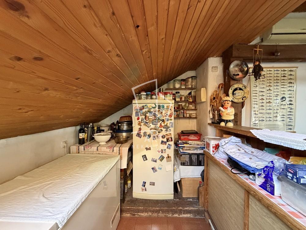 Stan na prodaju u Beogradu, Zemun, cetvorosoban, 62m2, cena 290000 evra