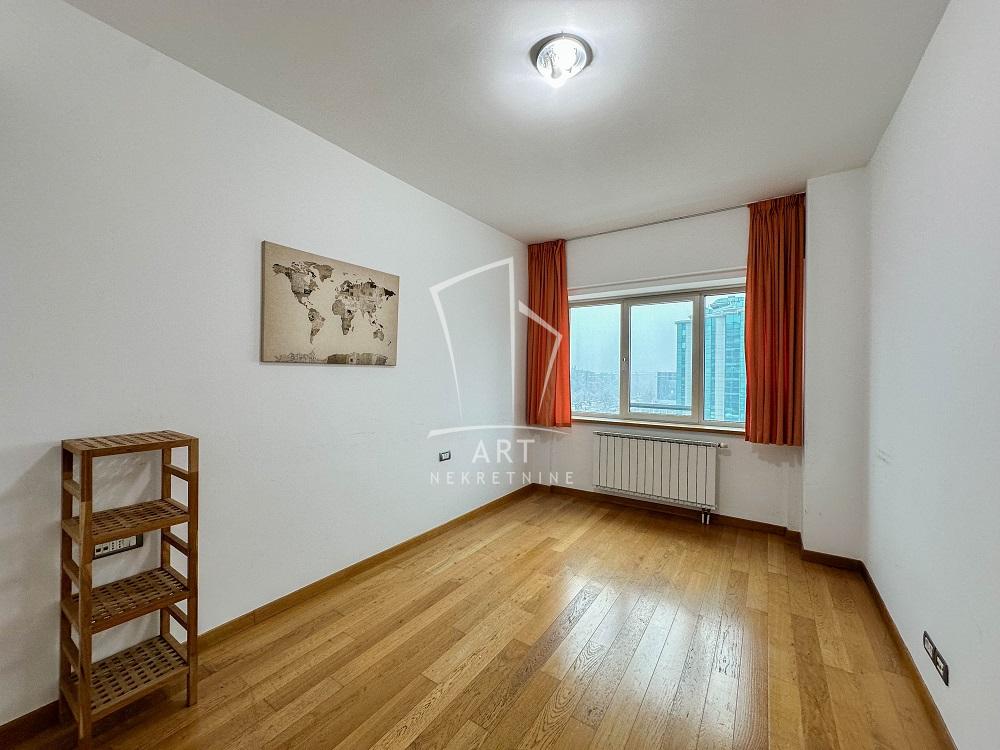 Stan na prodaju u Beogradu, Novi Beograd, cetvorosoban, 170m2, cena 850000 evra