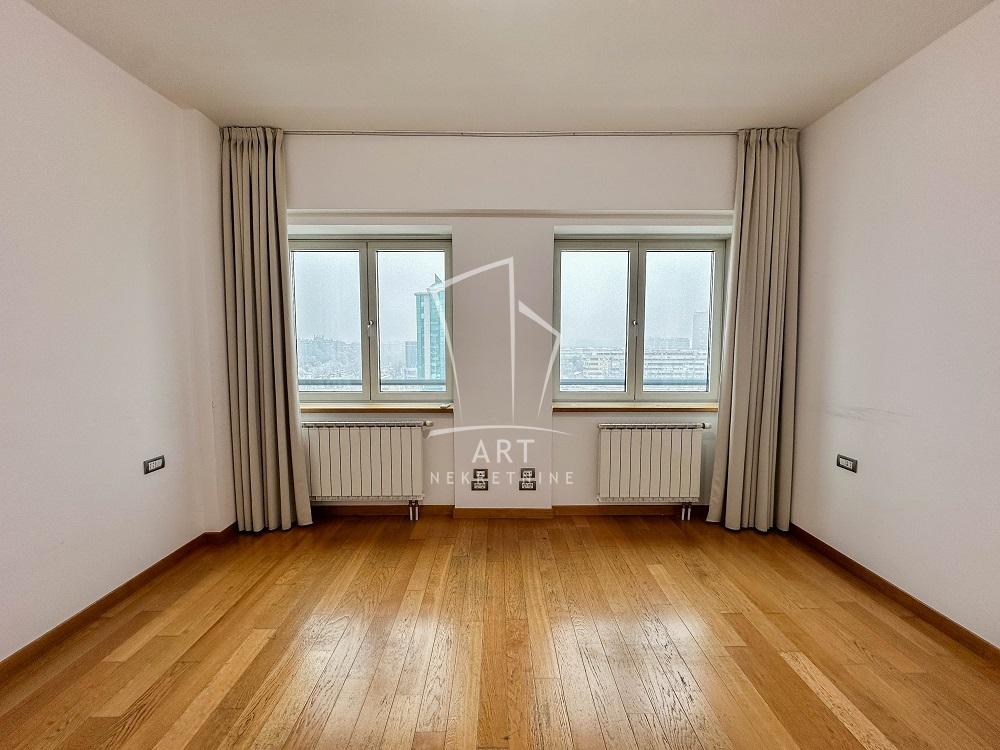 Stan na prodaju u Beogradu, Novi Beograd, cetvorosoban, 170m2, cena 850000 evra