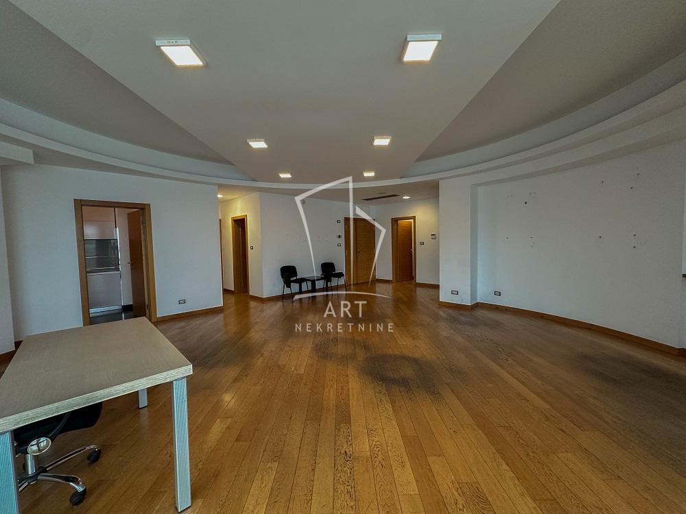 Stan na prodaju u Beogradu, Novi Beograd, cetvorosoban, 170m2, cena 850000 evra