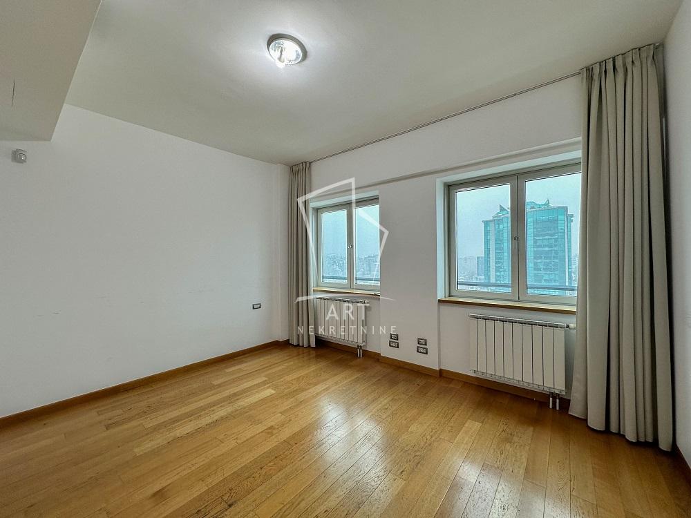 Stan na prodaju u Beogradu, Novi Beograd, cetvorosoban, 170m2, cena 850000 evra