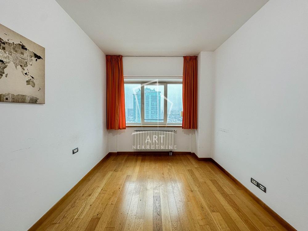 Stan na prodaju u Beogradu, Novi Beograd, cetvorosoban, 170m2, cena 850000 evra