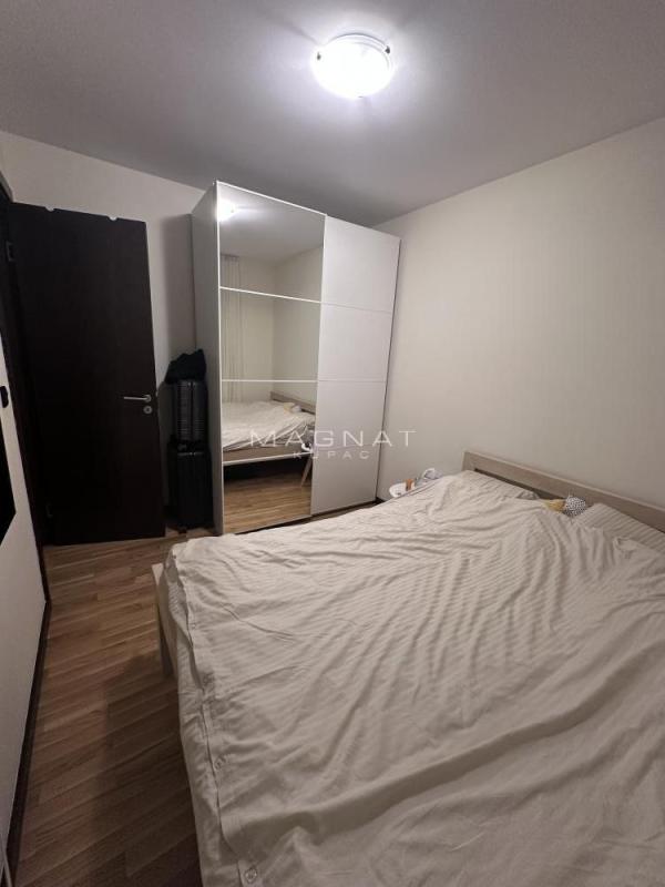 Stan na prodaju u Beogradu, Činovnička kolonija, trosoban, 81m2, cena 235000 evra
