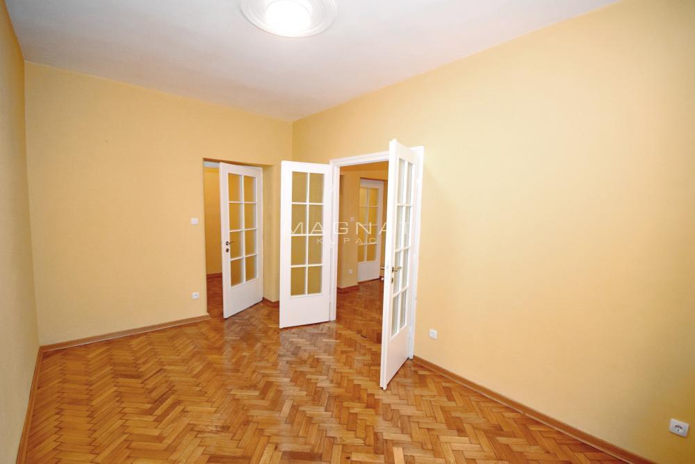 Stan na prodaju u Beogradu, Stari grad, trosoban, 77m2, cena 315000 evra