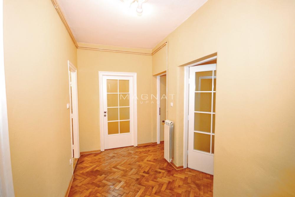 Stan na prodaju u Beogradu, Stari grad, trosoban, 77m2, cena 315000 evra