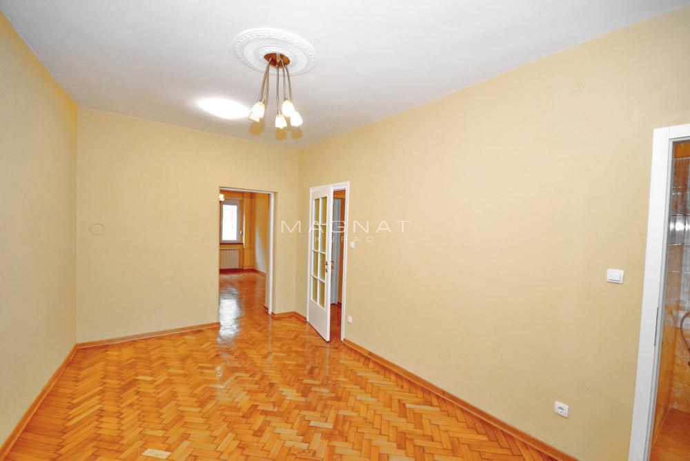 Stan na prodaju u Beogradu, Stari grad, trosoban, 77m2, cena 315000 evra