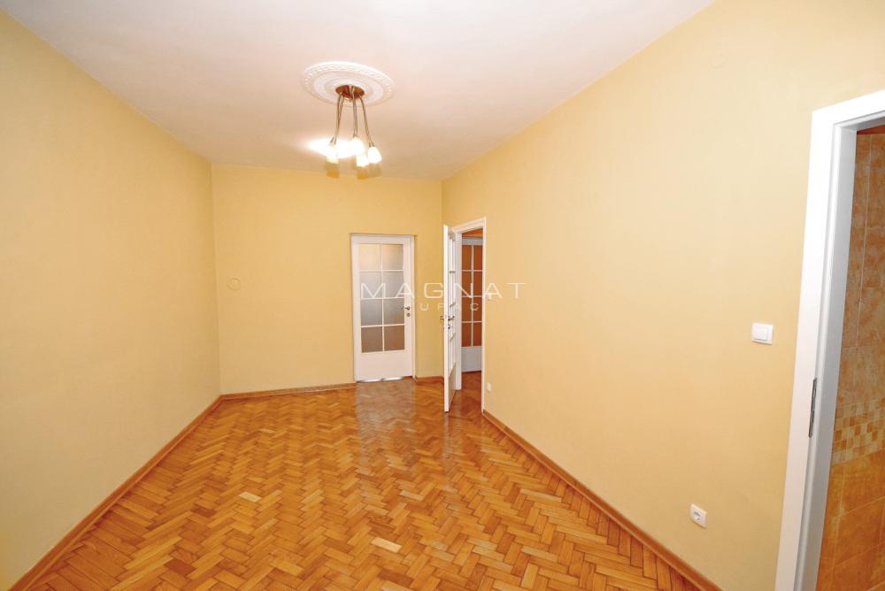Stan na prodaju u Beogradu, Stari grad, trosoban, 77m2, cena 315000 evra