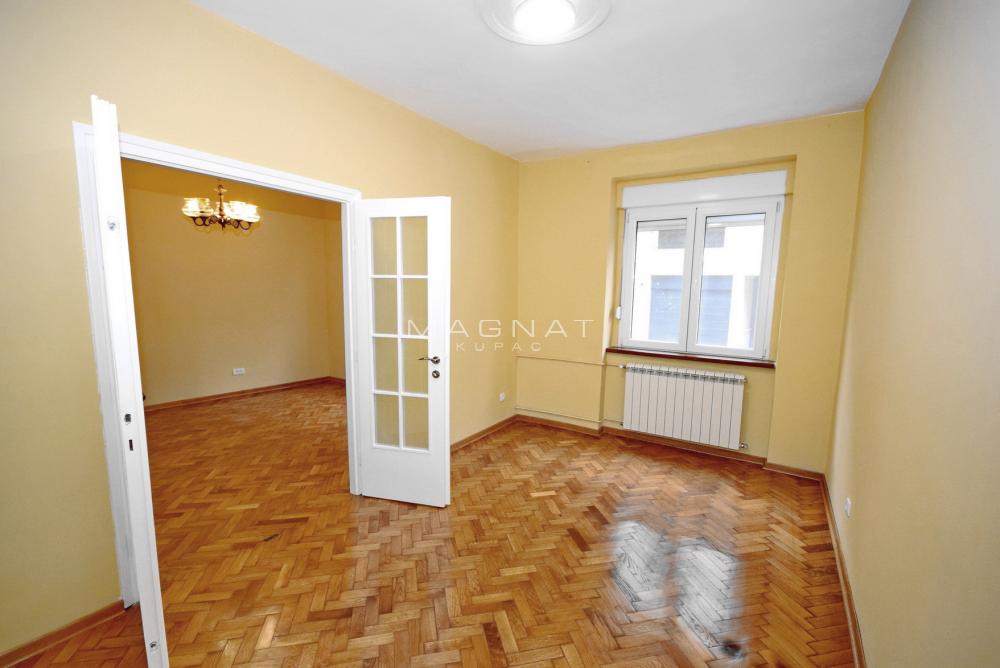Stan na prodaju u Beogradu, Stari grad, trosoban, 77m2, cena 315000 evra