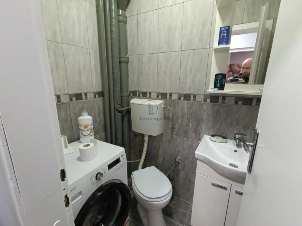 Stan na prodaju u Beogradu, Voždovac, cetvorosoban, 80m2, cena 270000 evra