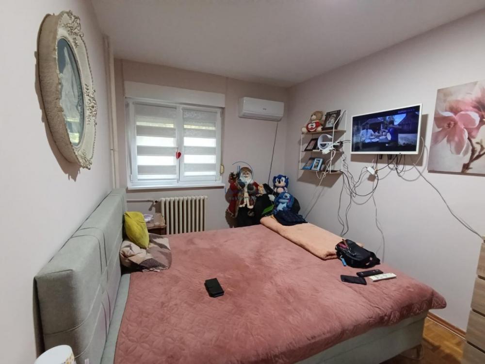 Stan na prodaju u Beogradu, Voždovac, cetvorosoban, 80m2, cena 270000 evra