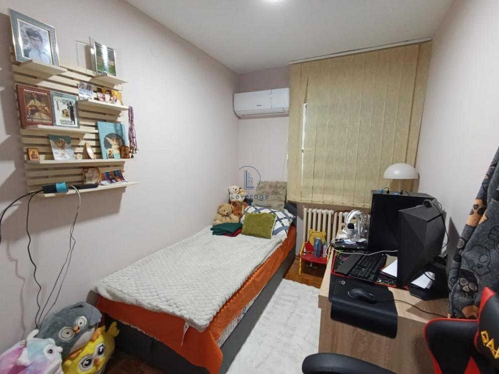 Stan na prodaju u Beogradu, Voždovac, cetvorosoban, 80m2, cena 270000 evra