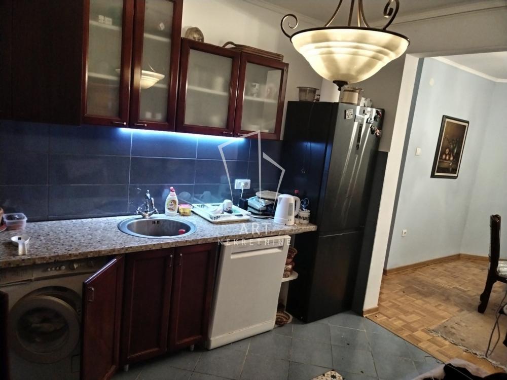 Stan na prodaju u Beogradu, Novi Beograd, dvoiposoban, 74m2, cena 229500 evra