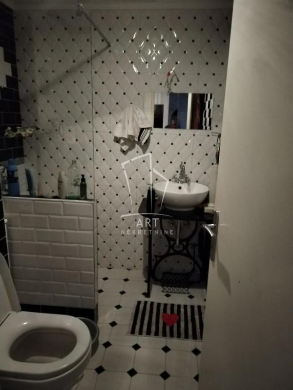 Stan na prodaju u Beogradu, Novi Beograd, dvoiposoban, 74m2, cena 229500 evra